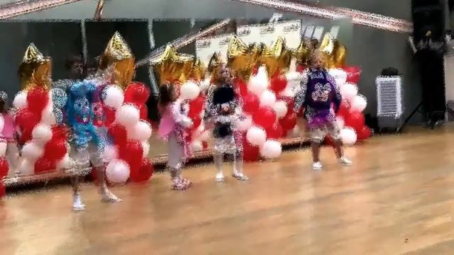 Копия видео "Академия мюзикла "ВОСХОЖДЕНИЕ". На круглой планете" смотреть онлайн