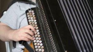 «Аккорды правая рука C-F-G-G7» Разбор песен на баяне ноты и аккорды.