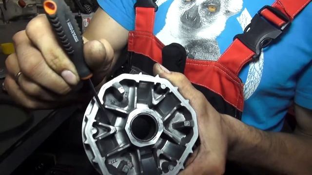 Меняем вариатор в Bike-Station на Honda pcx 150 смотреть онлайн