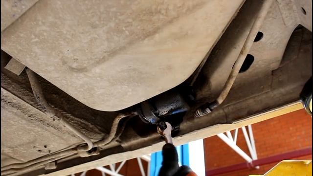 Замена топливного фильтра на Daewoo Nexia 1,5 Дэу Нексия 2001 года