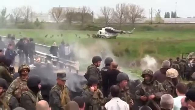 Краматорск 03 05 2014 Сейчас Высадка десанта из боевой вертушки Укр Армии 03 05 2014 смотреть онлайн