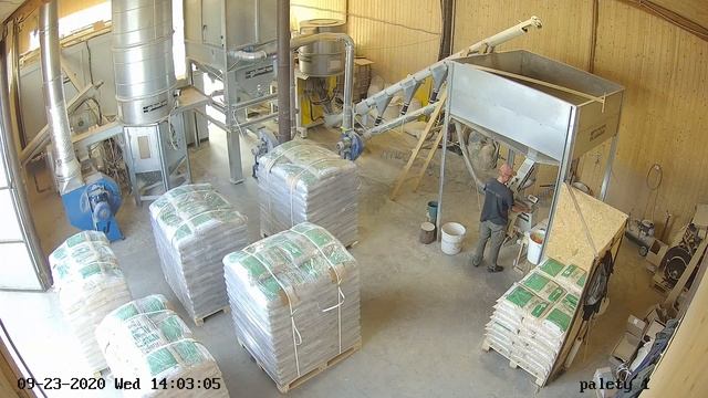 Полуавтоматическая система фасовки пеллет // Semi-automatic pellet packing system P SYSTEM (Italy) смотреть онлайн