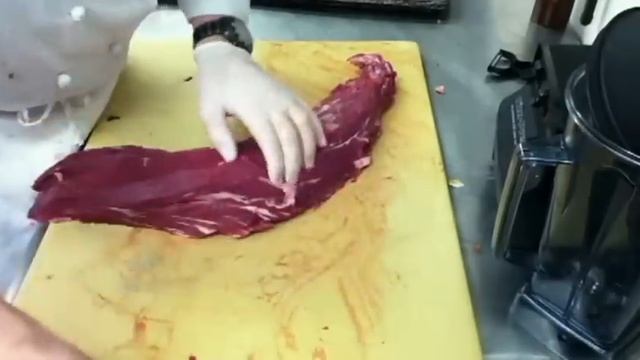 Разделка мяса японским обвалочным ножом Hattori смотреть онлайн