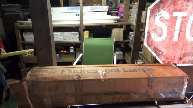 Fluorescent Friday: A Mega Fluorescent Unboxing, Foaming, And COLORFUL  Preheat Fluorescent Action