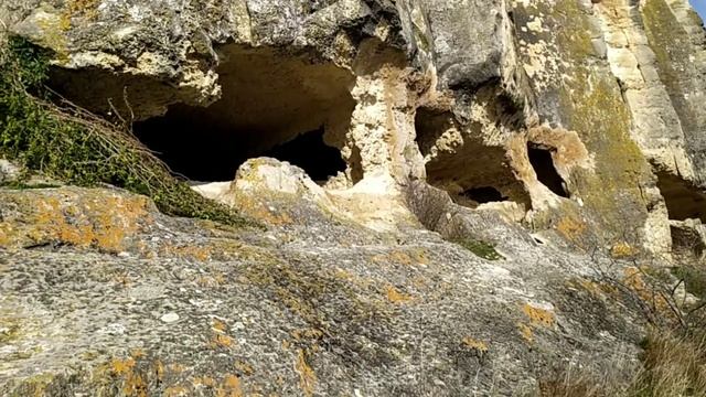 Самый удивительный пещерный город Крыма. Тепе Кермен смотреть онлайн