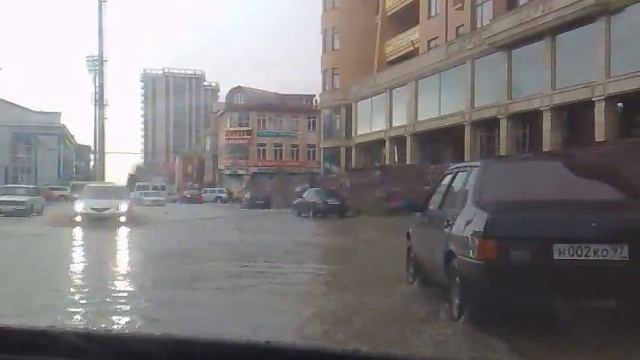 Ливень в Махачкале 17,05,2013 смотреть онлайн