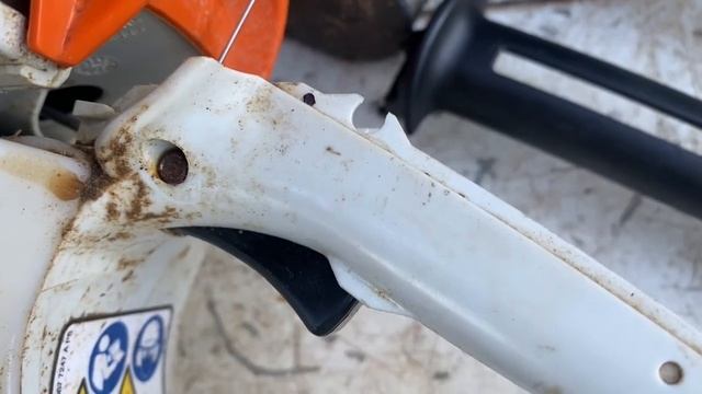 Fixing a Throttle Trigger on Stihl MS 261 Chainsaw смотреть онлайн