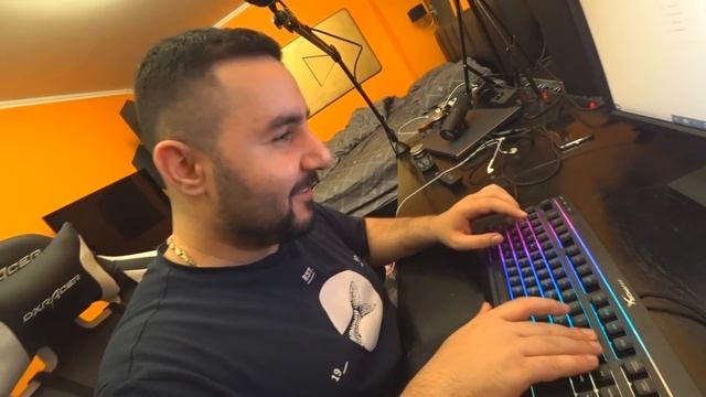 ЗАСТАВИЛ ДРУГА СТАТЬ БЛОГЕРОМ по WARFACE на 24 ЧАСА! смотреть онлайн