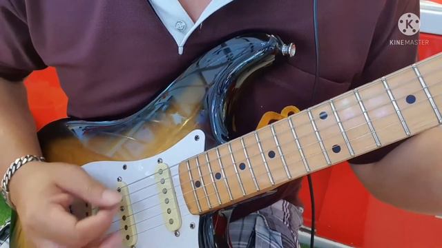 Fender Avri 54 (USA) VS Seymour duncan Ds-110 (JP) смотреть онлайн