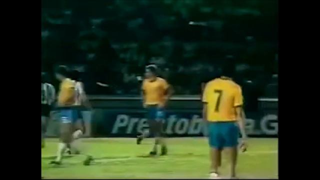 Gol de Burruchaga vs Brasil (Amistoso1985) смотреть онлайн