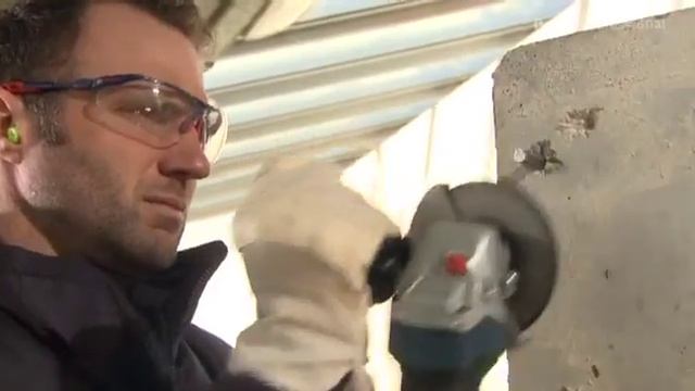 Bosch GWS 18 V-LI Professional Cordless Angle Grinder смотреть онлайн