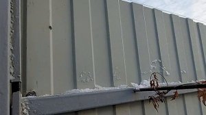 Выдавливает столбы у забора (часть 4)