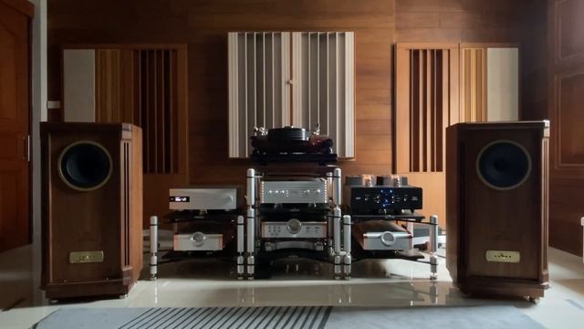 I Wanna Dance With Somebody - Chantal Chamberland (Tannoy Turnberry Prestige GR + NAT HPS V.2 + DCs)