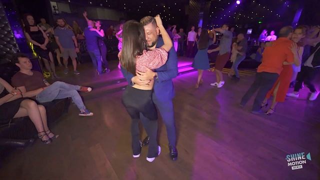 Carlos Espinosa & Idaira Bachata Social Dance смотреть онлайн