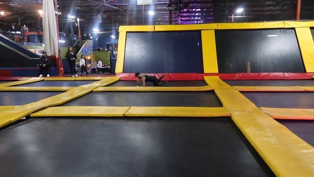 First To Make It WINS $500 Challenge смотреть онлайн
