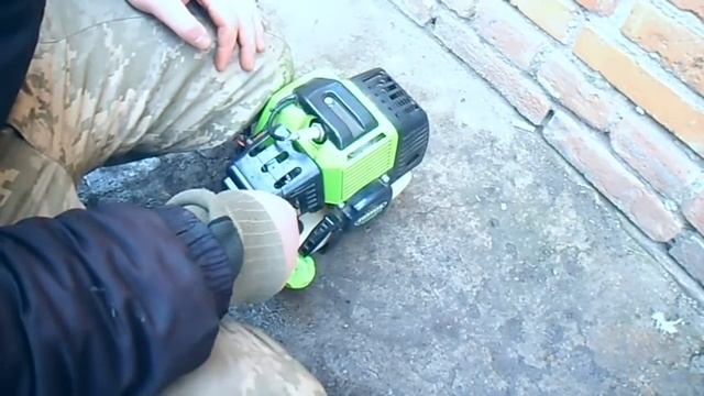 Мото коса после зимы Motor scythe after winter смотреть онлайн