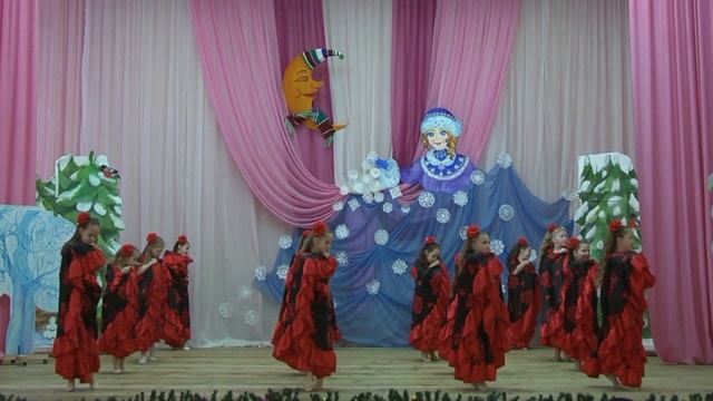 "Новогоднее приключение Фунтика и его друзей". Студия эстрадного танца "Прикосновение". Декабрь 201 смотреть онлайн