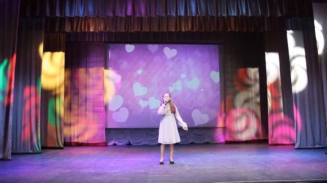 Денисова Полина. Песня "В двух шагах от счастья" (МБУК "Белоколпский СДК") смотреть онлайн