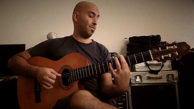 Playing my Prudencio Saez amplified. смотреть онлайн