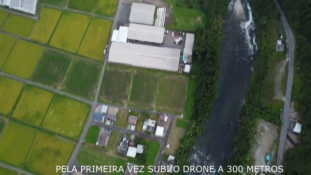 DESTRAVEI O DRONE E FUI A 300 METROS ,MAS ELE VAI ATÉ 2.000 смотреть онлайн