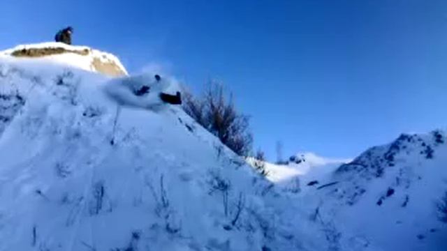 Сёрый падает с горы в балке.mp4 смотреть онлайн