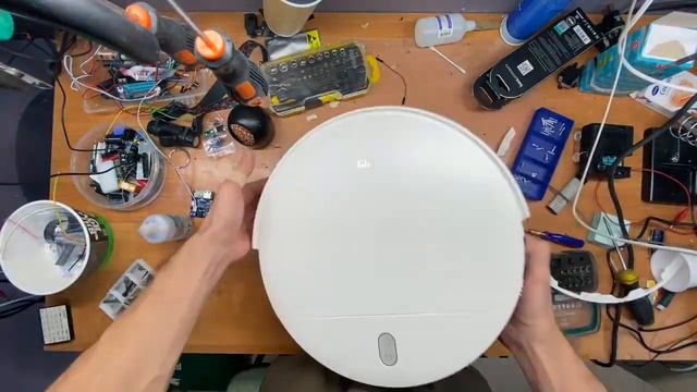 Робот пылесос Xiaomi Mi Robot Vacuum Cleaner разбор и замена мотора щетки ремонт смотреть онлайн