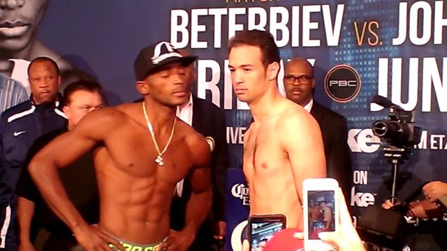 BETERBIEV VS. JOHNSON PBC ON SPIKE WEIGH-IN смотреть онлайн