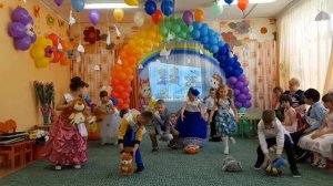 Прощальный танец с игрушками