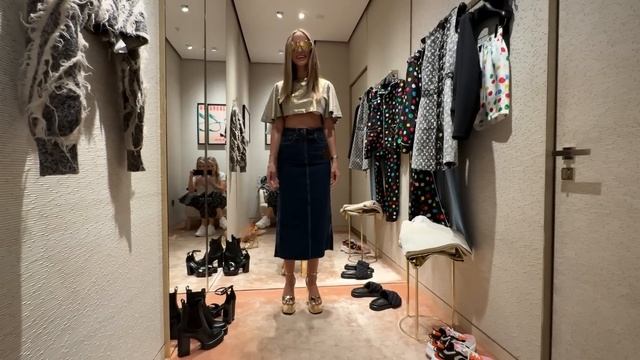 Шопинг в Louis Vuitton и Balenciaga. Насколько выше цены в Дубае? смотреть онлайн