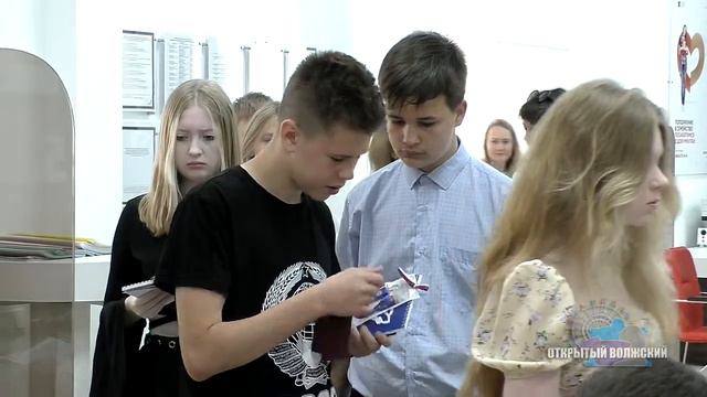 Юным волжанам вручили главный документ смотреть онлайн