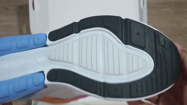 Nike Air Max 270 for #Women | UNBOXING + CLOSER VIEW #airmax270 #airmax #sneakers #airmaxday смотреть онлайн