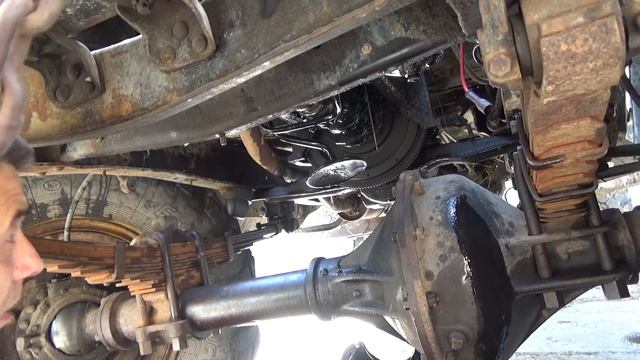 Какой будет двигатель в Газ-63 ,сняли поддон двигателя. смотреть онлайн