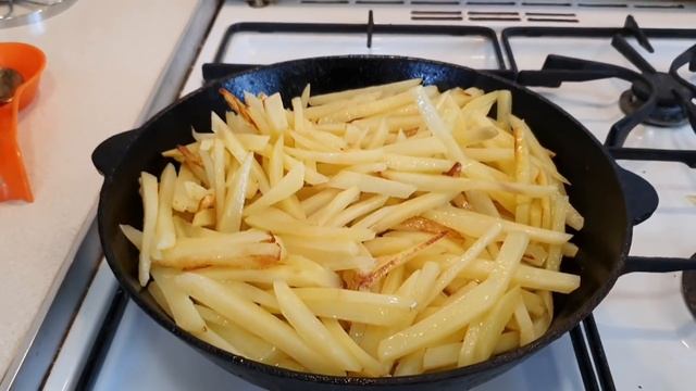 VLOG Он ушёл.... Как же захотелось жареной картошечки!) Даша - кулинарит? смотреть онлайн