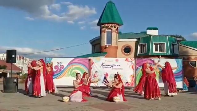 стилизация народного танца штата Раджастан "Гхумар" смотреть онлайн
