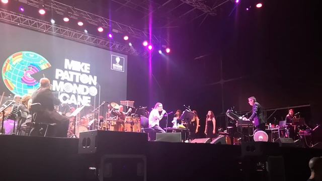 Mike Patton - Doce Doce (live) смотреть онлайн