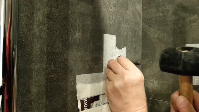 Как установить стеклянную полочку на керамогранитной плитке. смотреть онлайн