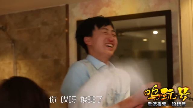 盲人技师独创“抚摸疗法”，给美女顾客爽得主动解开衣服 смотреть онлайн