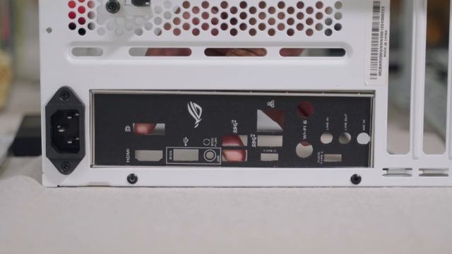 My First SFF Mini-ITX Build (NR200 by Cooler Master) смотреть онлайн