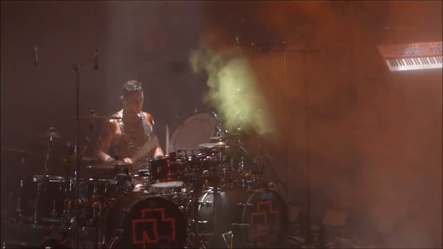 RAMMSTEIN - DU HAST (Schneider on the drums), 11.07.2016, Berlin, Waldbühne смотреть онлайн