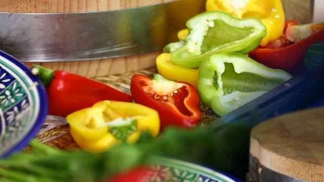 Фаршированный болгарский перец в ТАНДЫРЕ. Stuffed bell pepper in a TANDOOR. смотреть онлайн