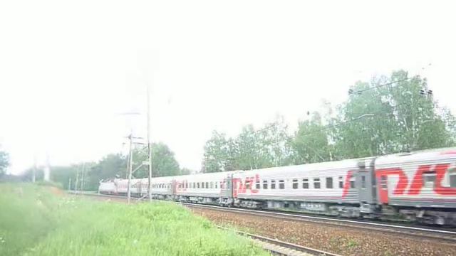 ЧС7 поезд №073А Москва-Львов, ЭП10-008 поезд№104М Брянск-Москва перегон Нара-Бекасово 1 29.05.2015 смотреть онлайн