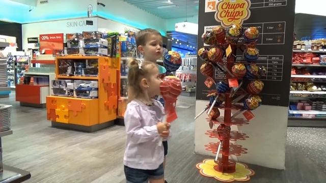 Влог Летим в Стамбул на самолете и рум тур смотреть онлайн