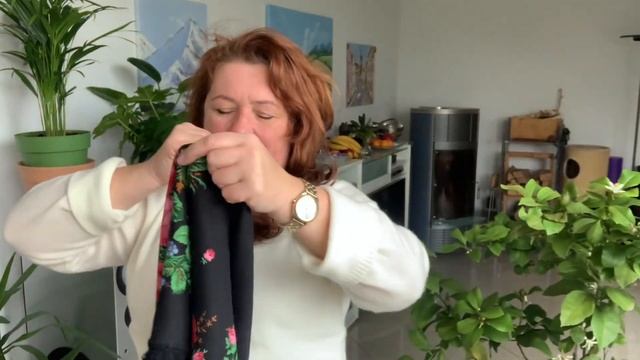 Павловопасадский платок Варенька черный 18. Размер 89 смотреть онлайн