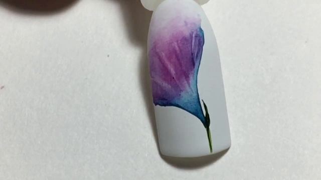 Цветок акварельными красками. Экспресс-дизайн для маникюра.