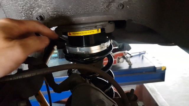 VOLVO V60 CROSS COUNTRY installed KT Racing Coilovers смотреть онлайн