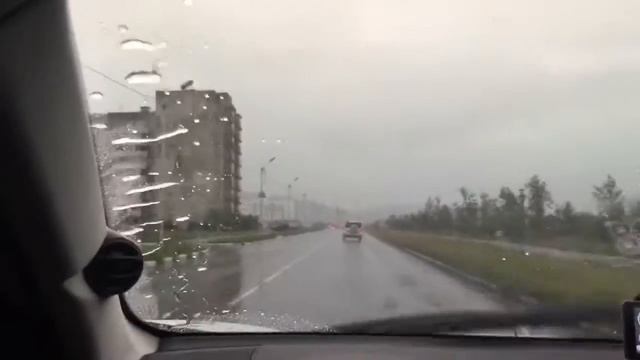 Toyota RAV4 2016 ( работа дворников после обработки антидождем Glaco) смотреть онлайн