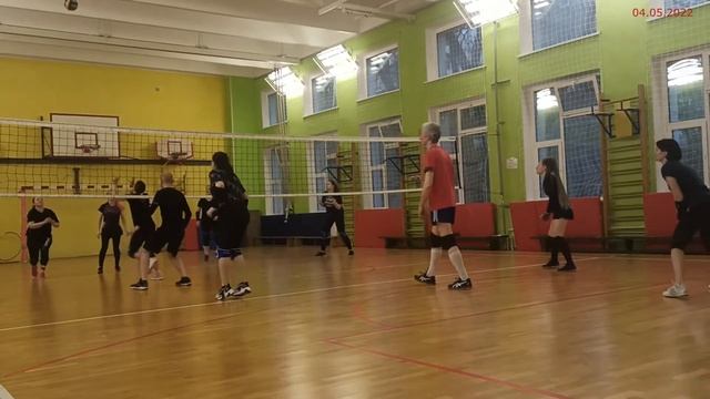 04. 05. 2022 г.Волейбол для взрослых, игровые моменты смотреть онлайн