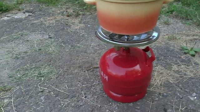Газовый туристический баллон ёмкостью 5 литров, применяем дома вместо газовой плитки, во дворе смотреть онлайн