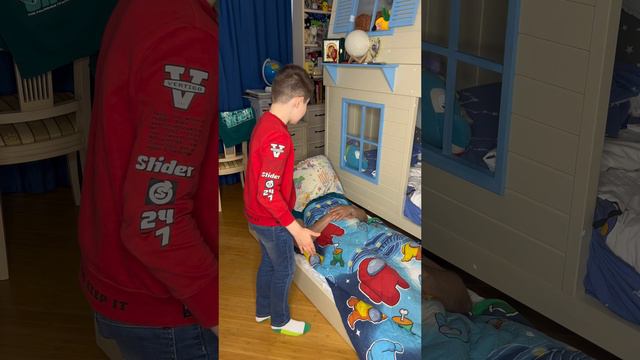 КОГДА ПАПА ХРАПИТ РАЗБУДИТЕ ЕГО ЛЕГКИМИ ДВИЖЕНИЯМИ смотреть онлайн