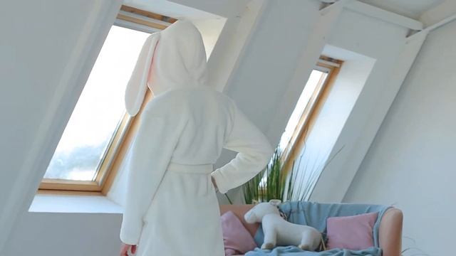 Домашний белый халат с ушками зайки смотреть онлайн